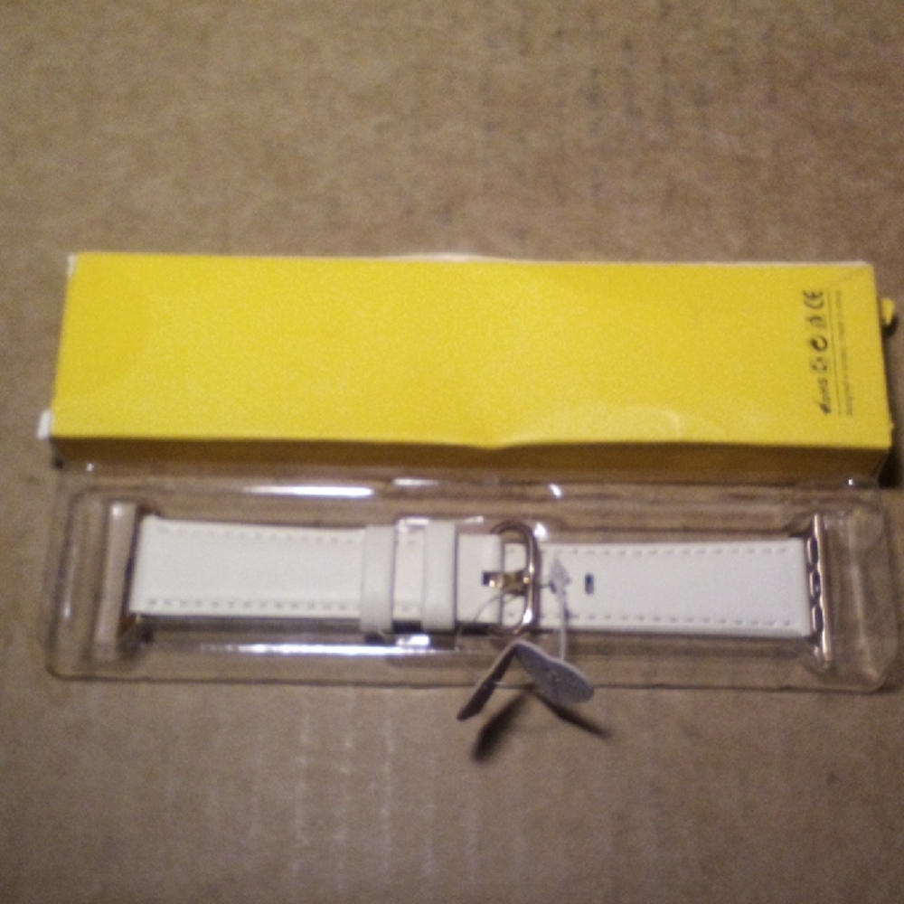 NIB! Genuine Leather Apple Watch Band in Ivory & beige